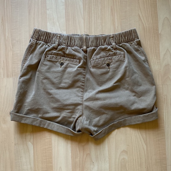 Old Navy Everyday Short - Picture 3 of 3